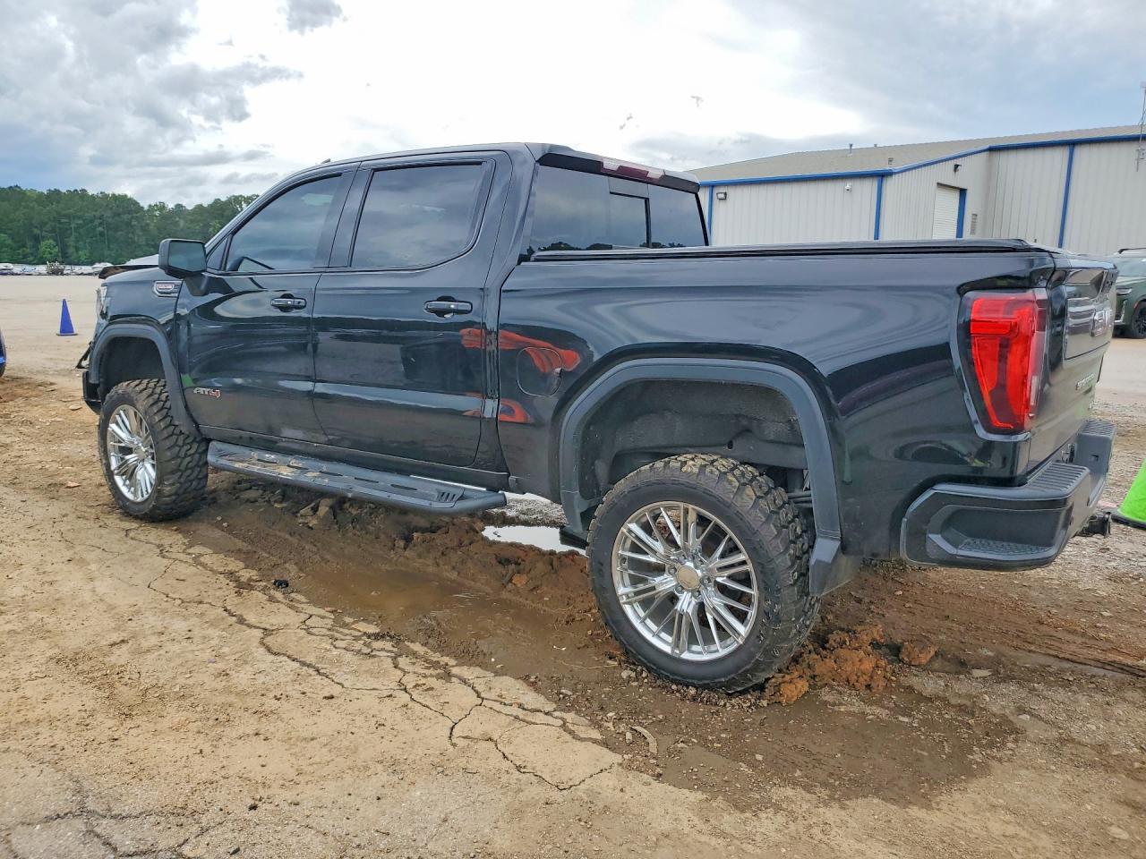 2019 GMC Sierra K1500 At4 - Фото 2