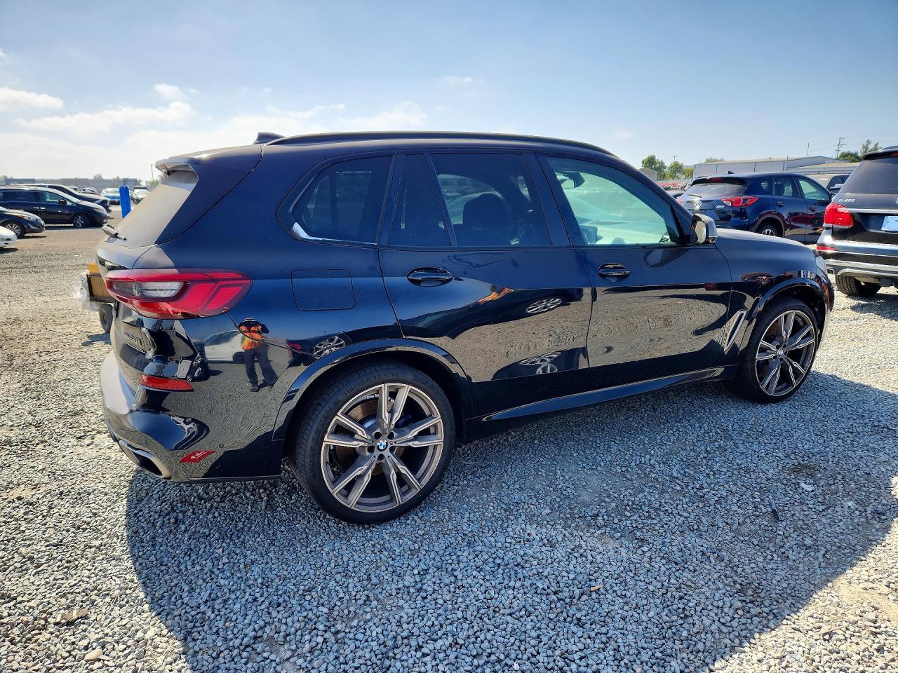 2020 BMW X5 M50I - Фото 3