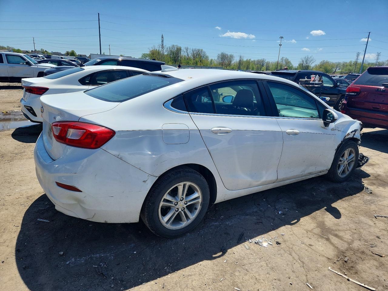 2017 Chevrolet Cruze Lt - Image 3