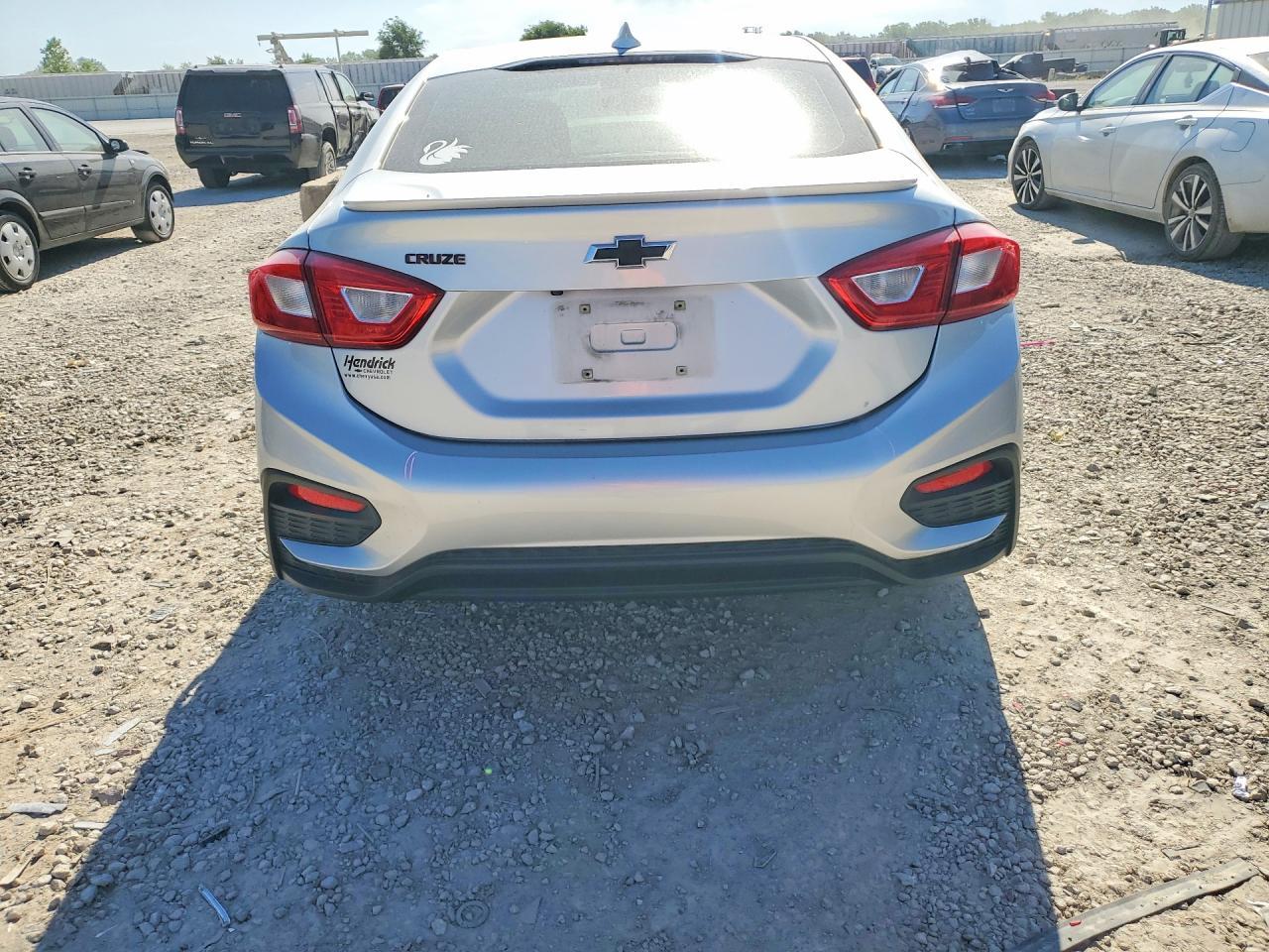 2018 Chevrolet Cruze Lt - Image 6