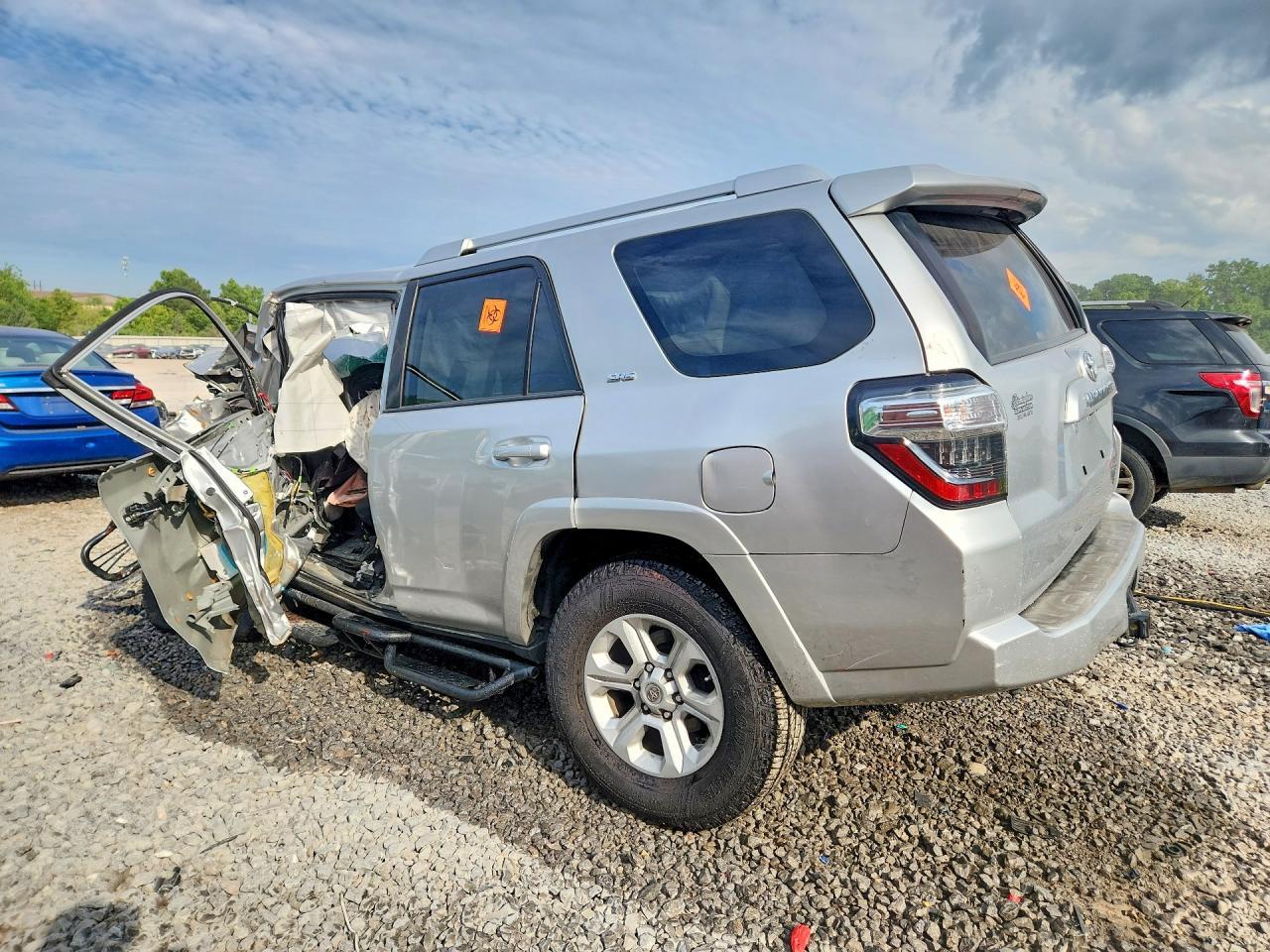 2016 Toyota 4Runner Sr5 - Image 2