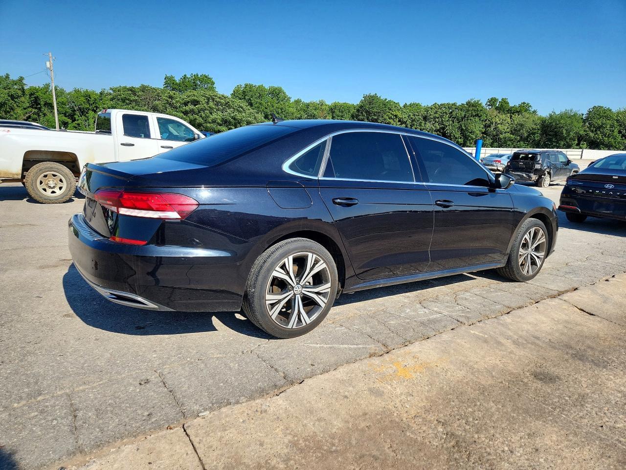 2021 Volkswagen Passat Se - Фото 3