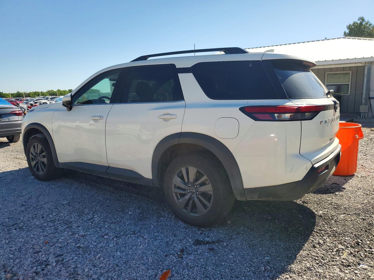 2023 Nissan Pathfinder Sv - Фото 2