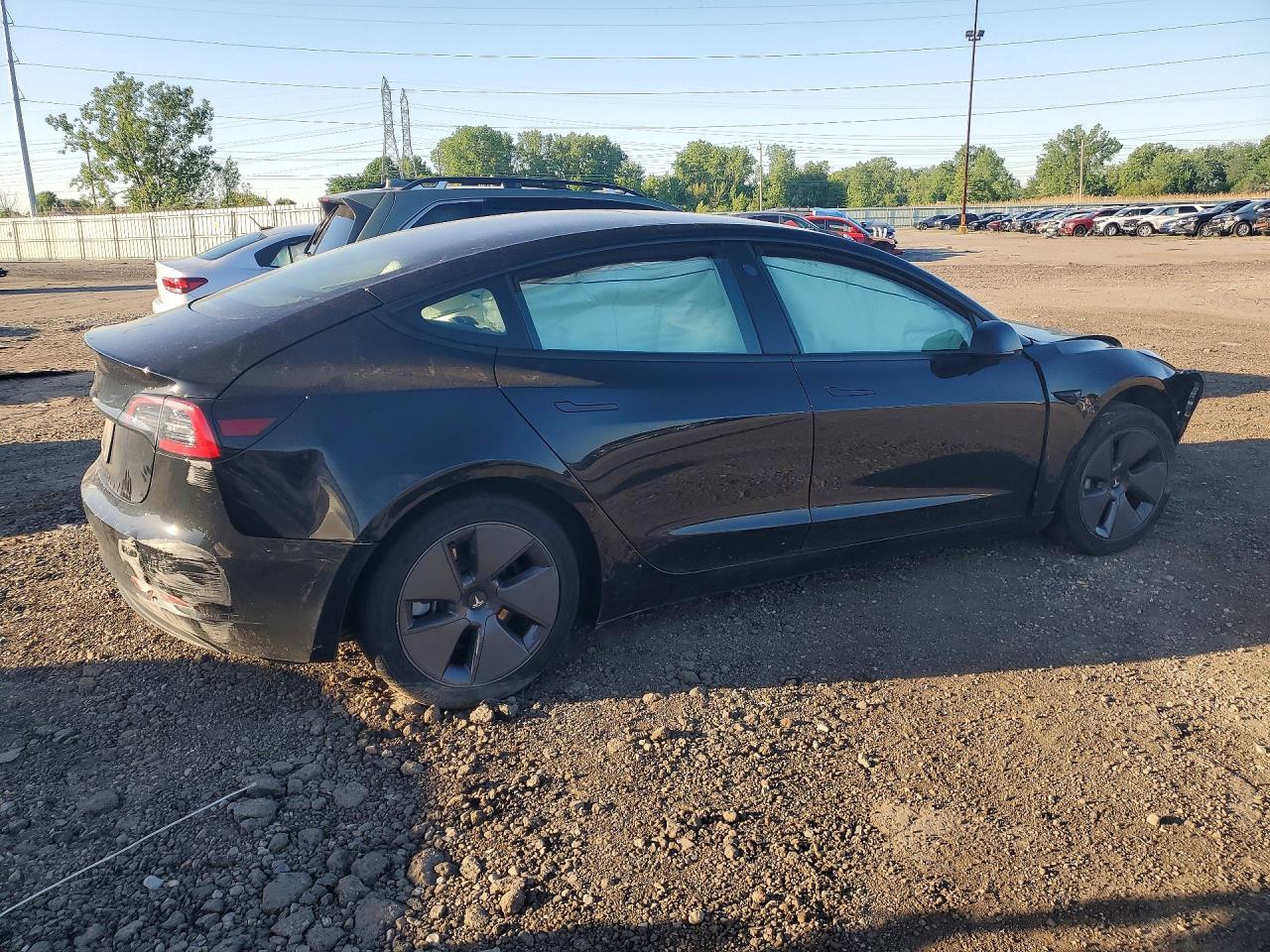 2023 Tesla Model 3 - Фото 3