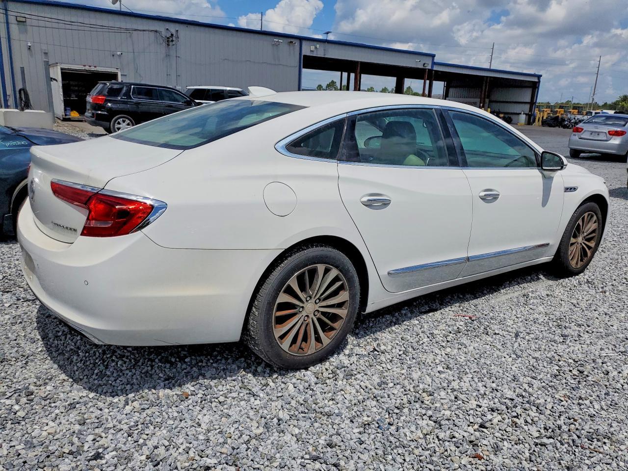2017 Buick Lacrosse Preferred - Image 3