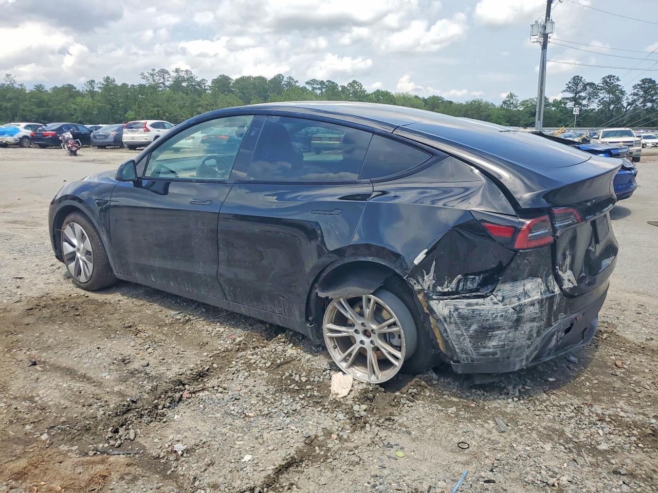 2023 Tesla Model Y - Image 2