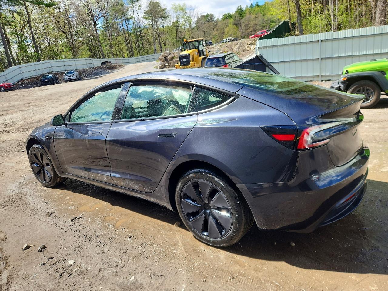 2025 Tesla Model 3 - Image 2