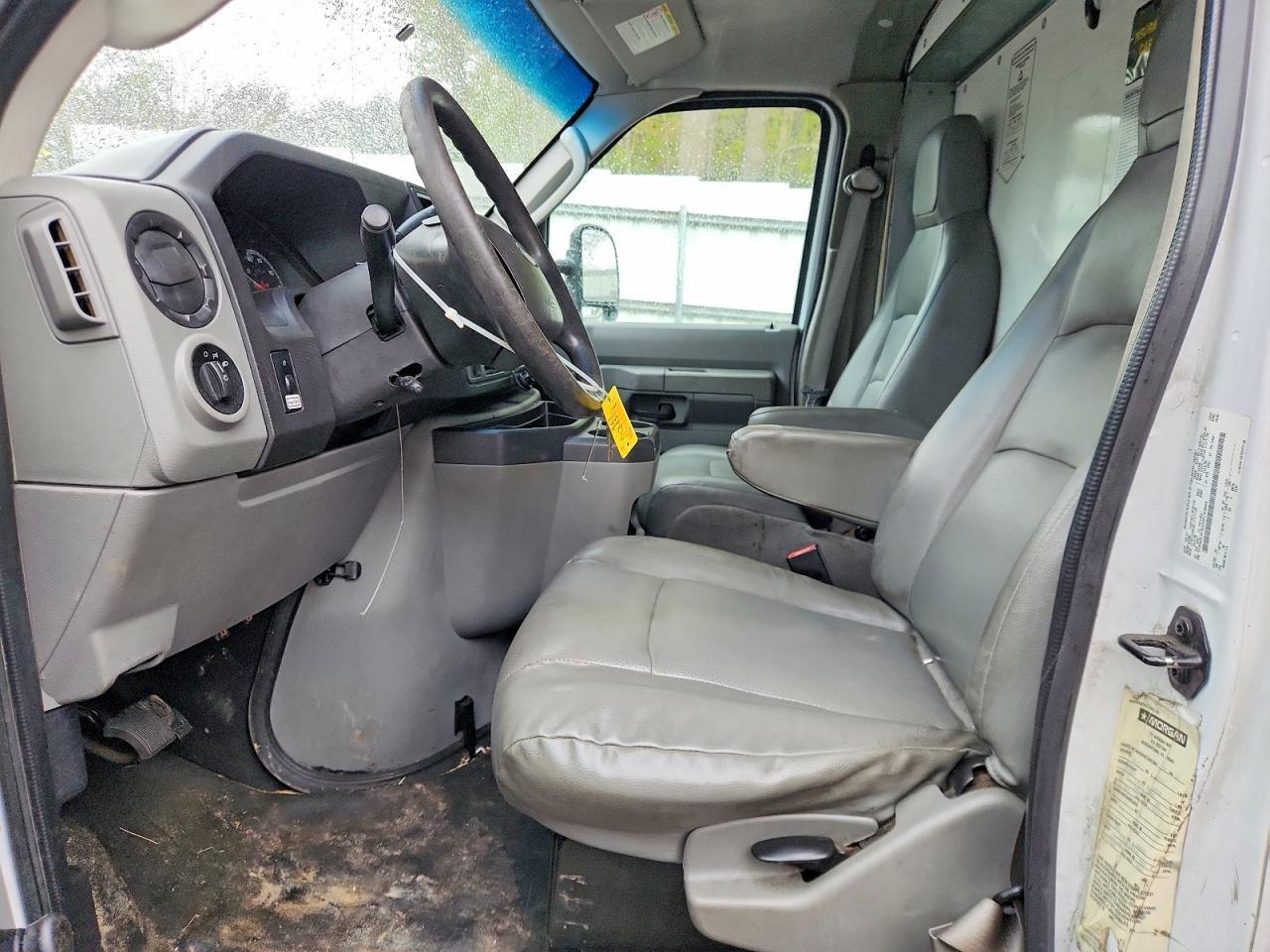2017 Ford E350 Box Truck - Image 7