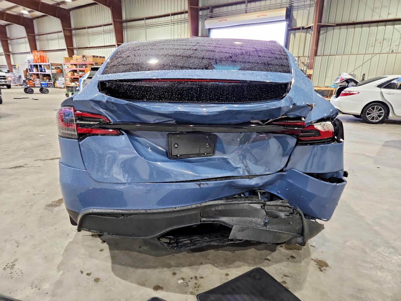 2026 Tesla Model X - Фото 6