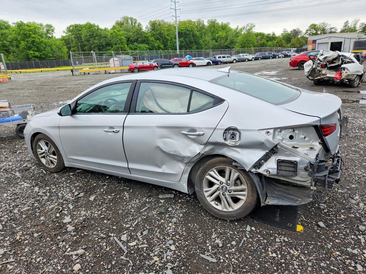 2019 Hyundai Elantra Value Edition - Фото 2