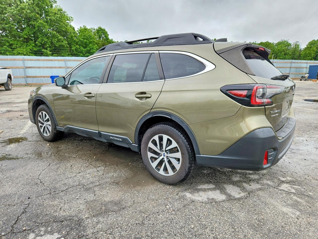 2021 Subaru Outback Premium - Фото 2