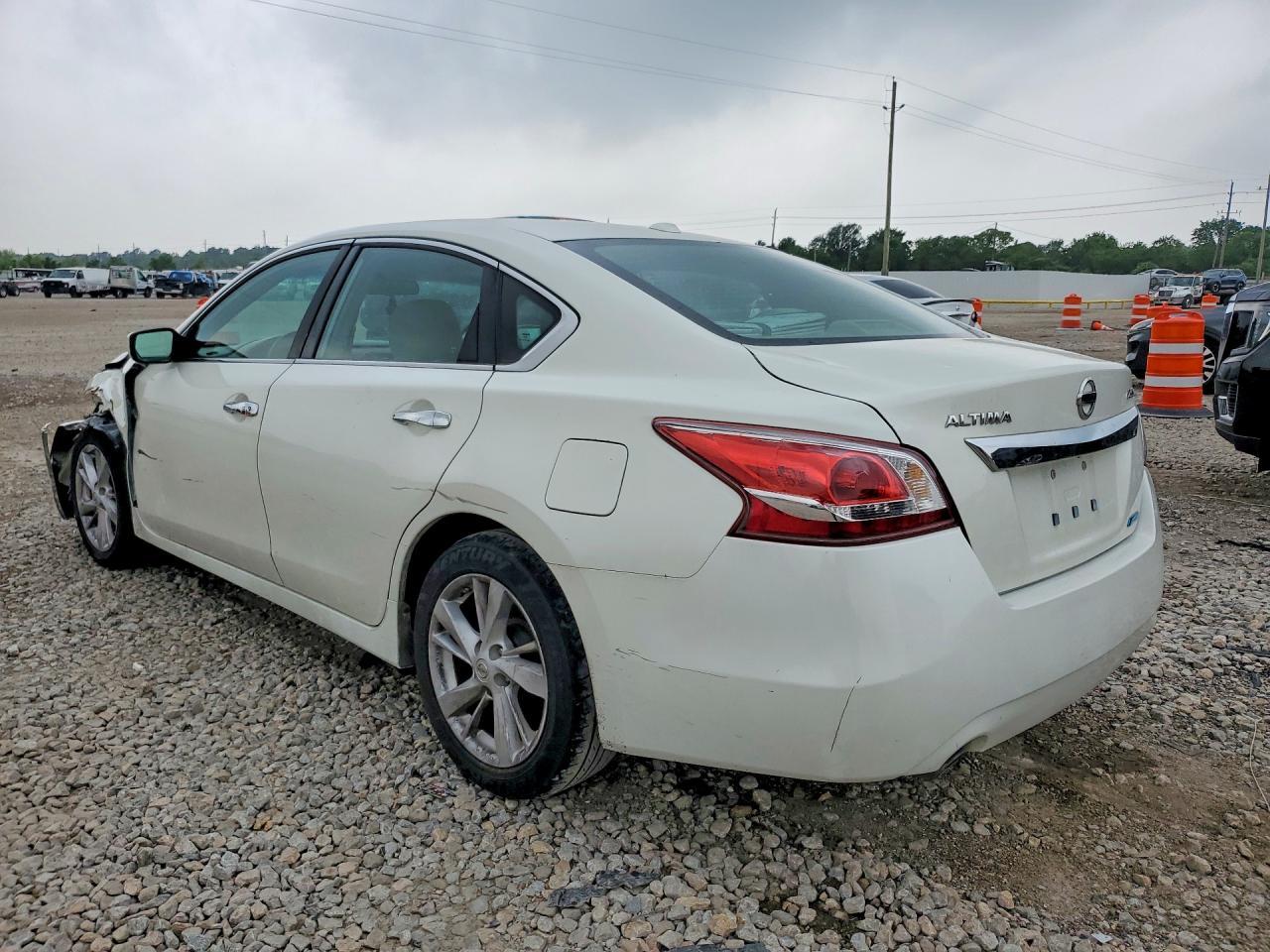 2013 Nissan Altima - Фото 2