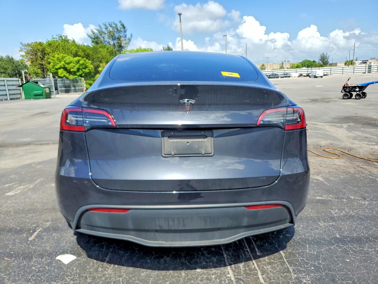 2024 Tesla Model Y - Image 6