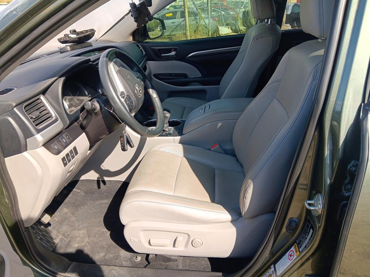 2019 Toyota Highlander Hybrid Limited Platinum - Фото 7