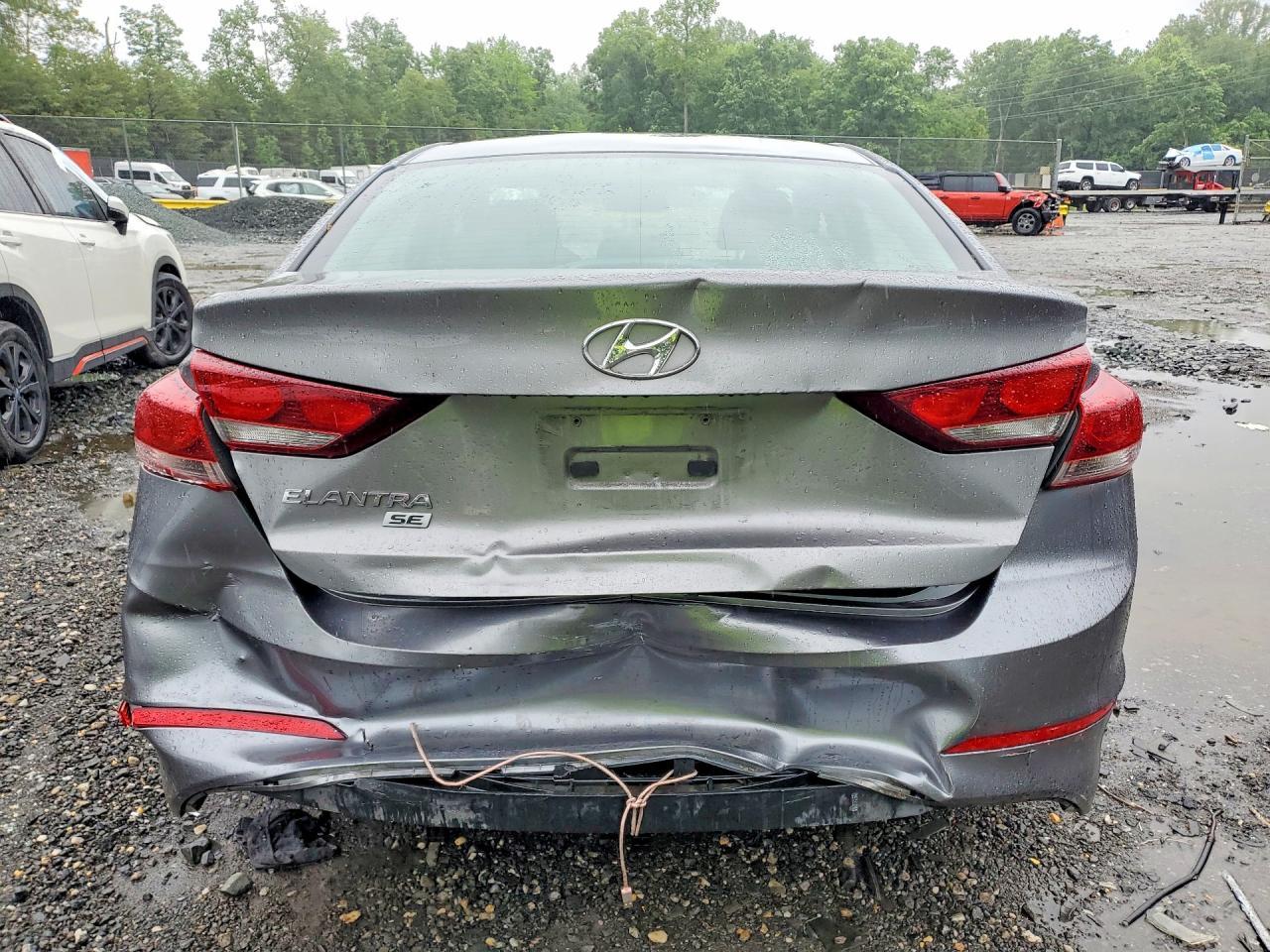 2018 Hyundai Elantra Se - Image 6