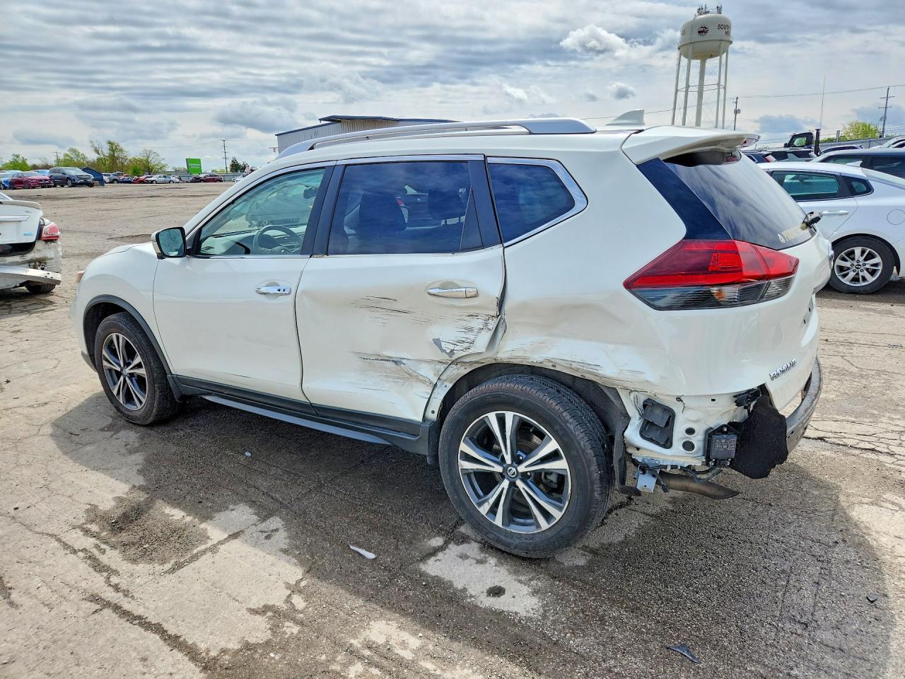 2020 Nissan Rogue Sv - Image 2