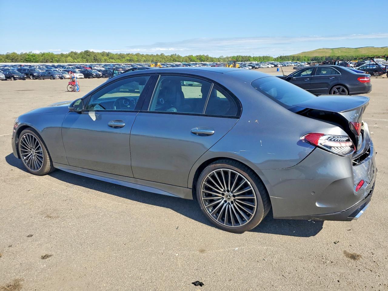 2025 Mercedes-Benz C 300 4Matic - Фото 2