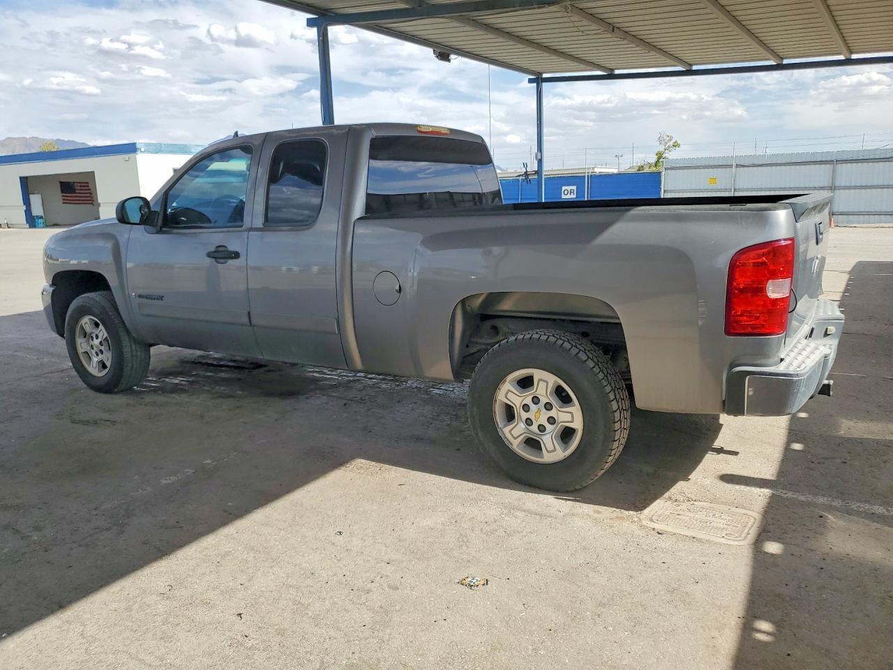 2008 Chevrolet Silverado C1500 - Фото 2