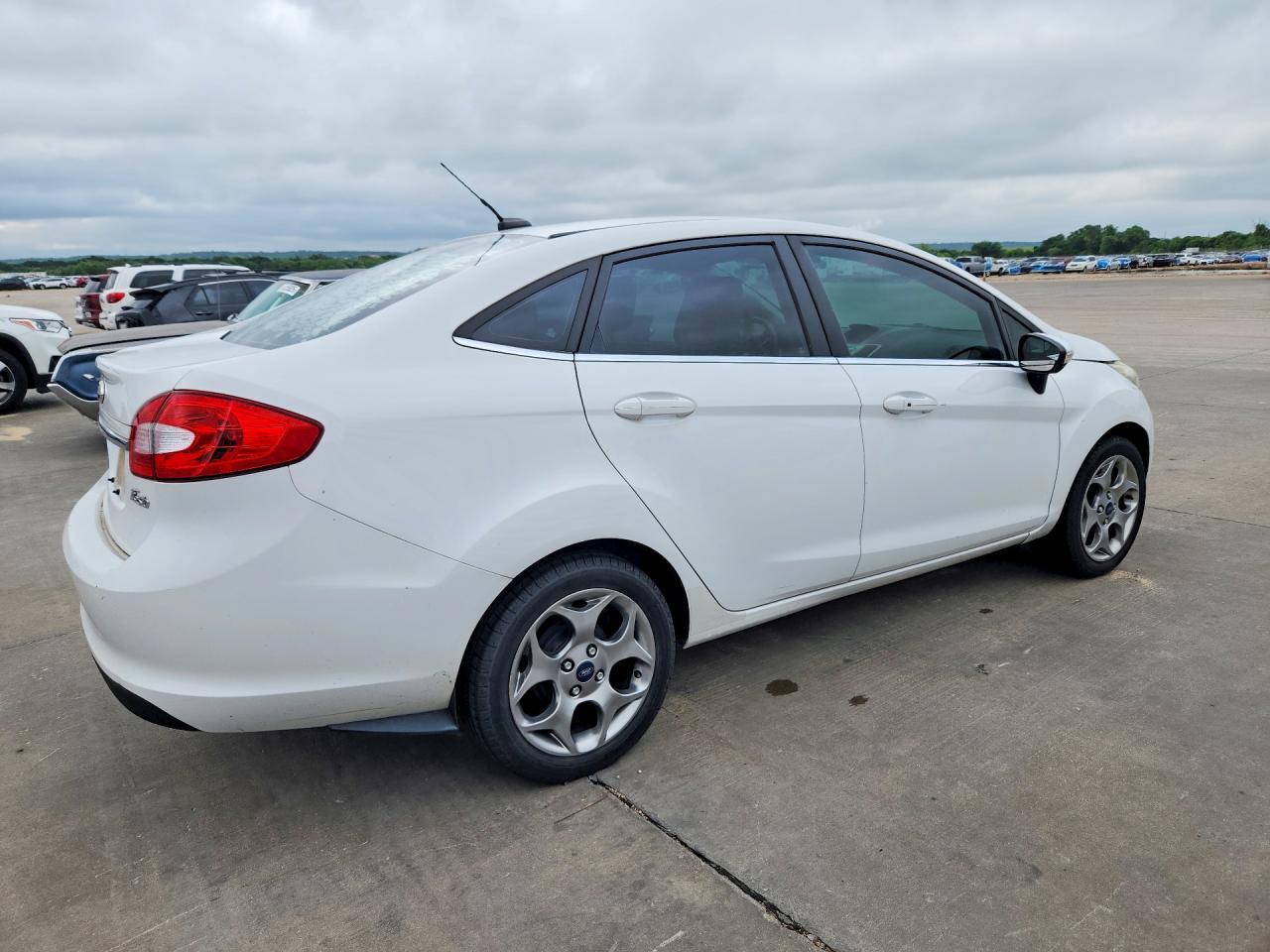 2012 Ford Fiesta - Фото 3