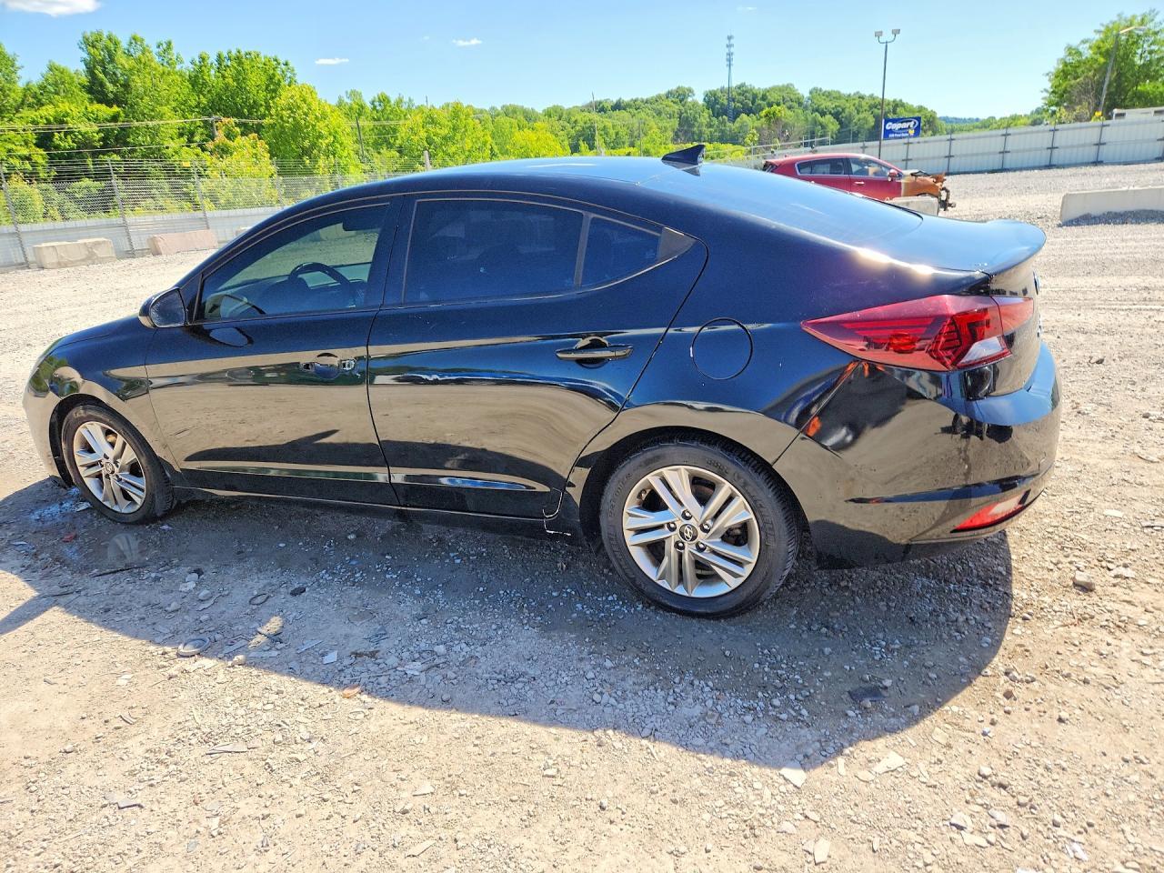 2019 Hyundai Elantra Sel - Image 2