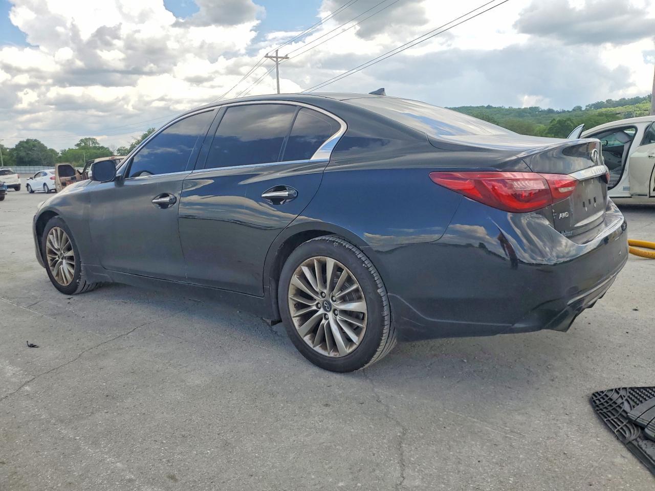 2019 Infiniti Q50 3.0T Luxe - Фото 2
