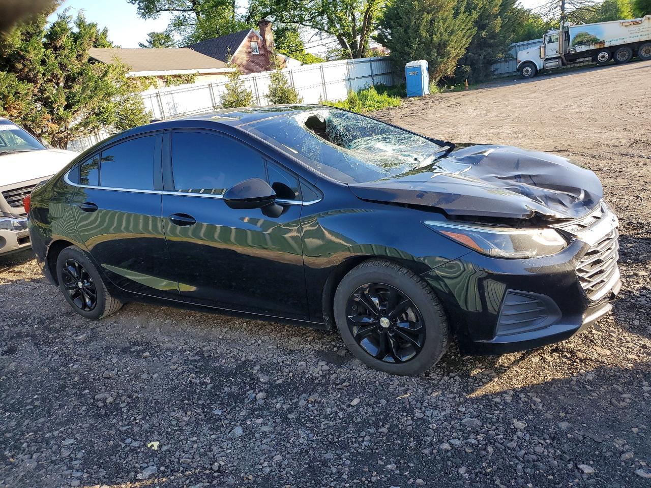 2019 Chevrolet Cruze Lt - Image 4