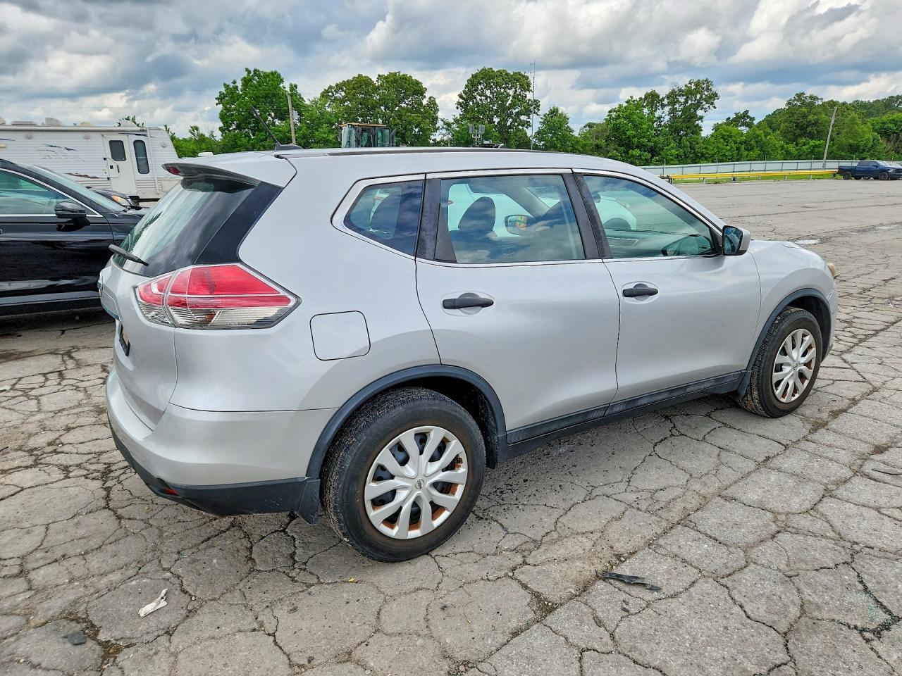 2016 Nissan Rogue S - Фото 3