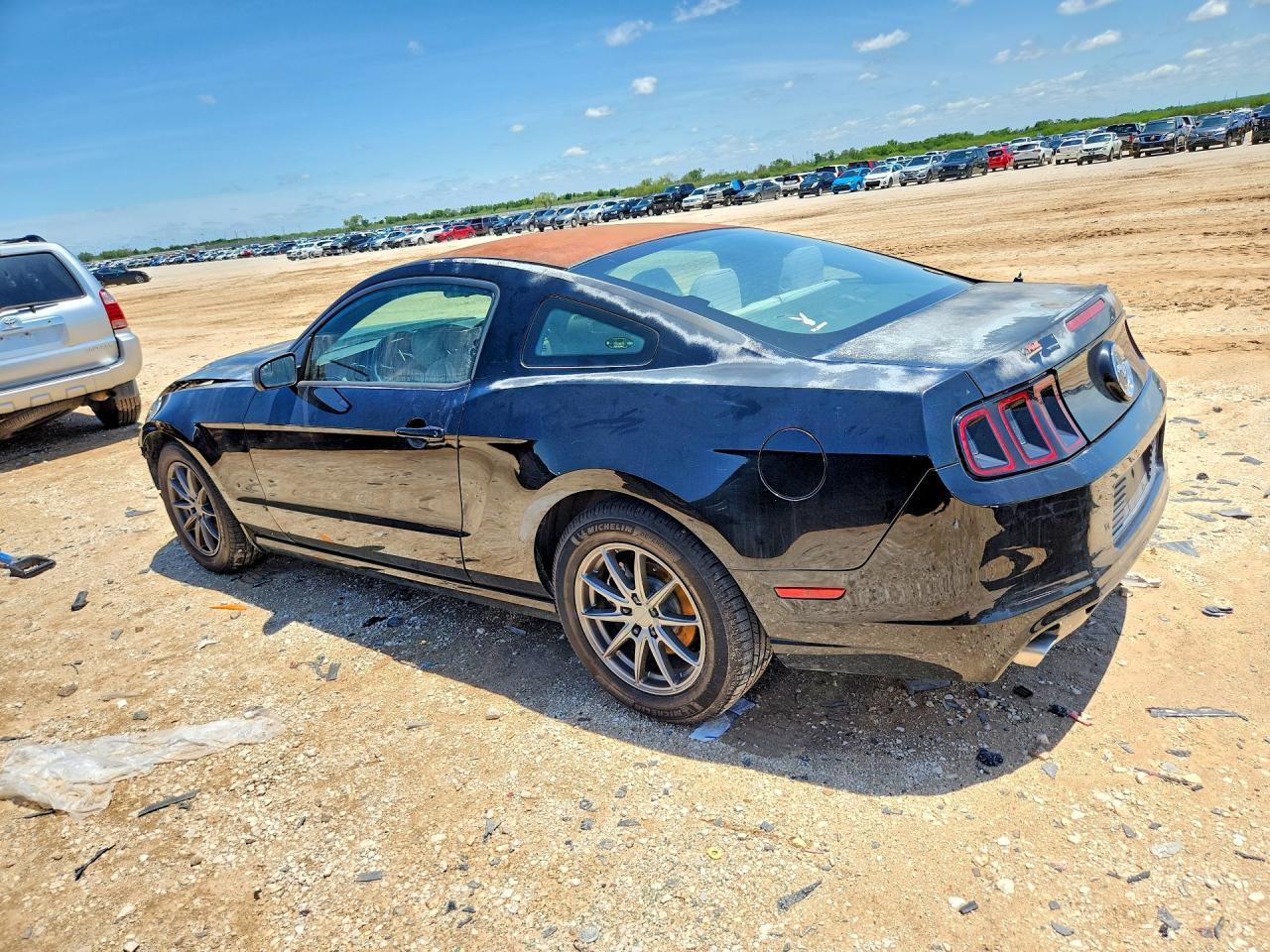 2014 Ford Mustang - Фото 2