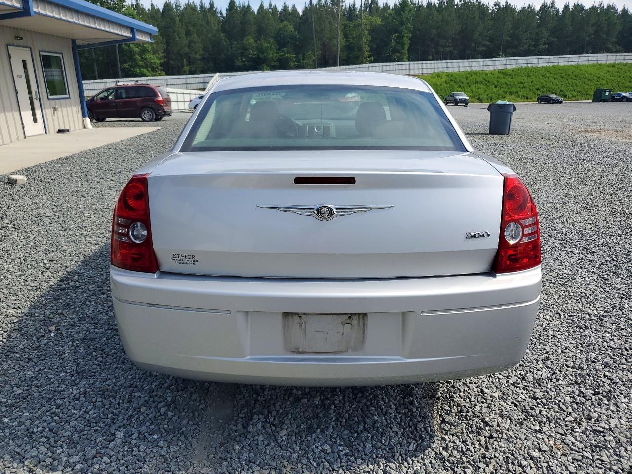 2009 Chrysler 300 Lx - Image 6