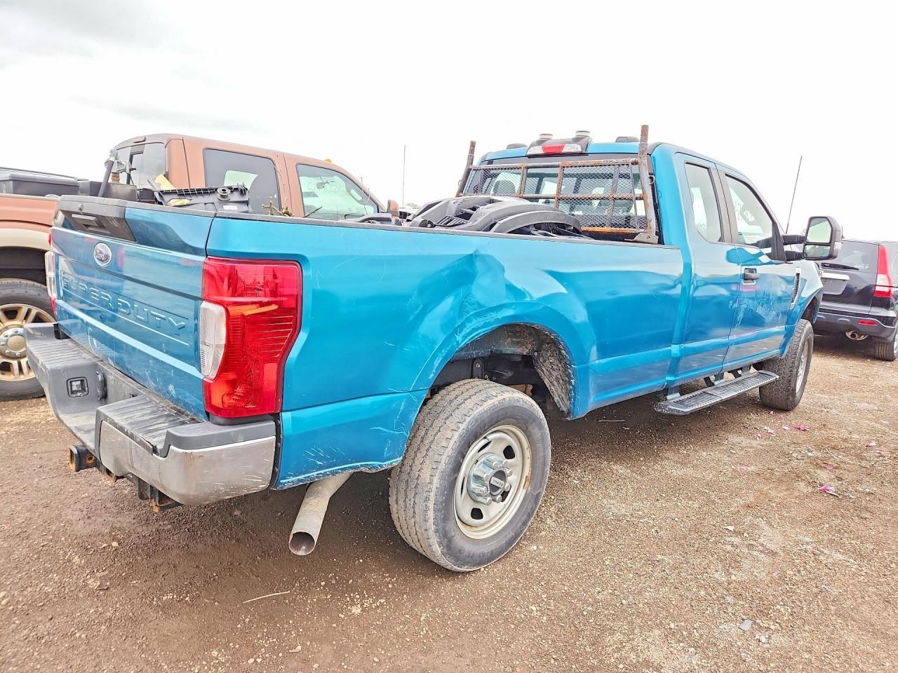 2022 Ford F350 Super Duty - Фото 3