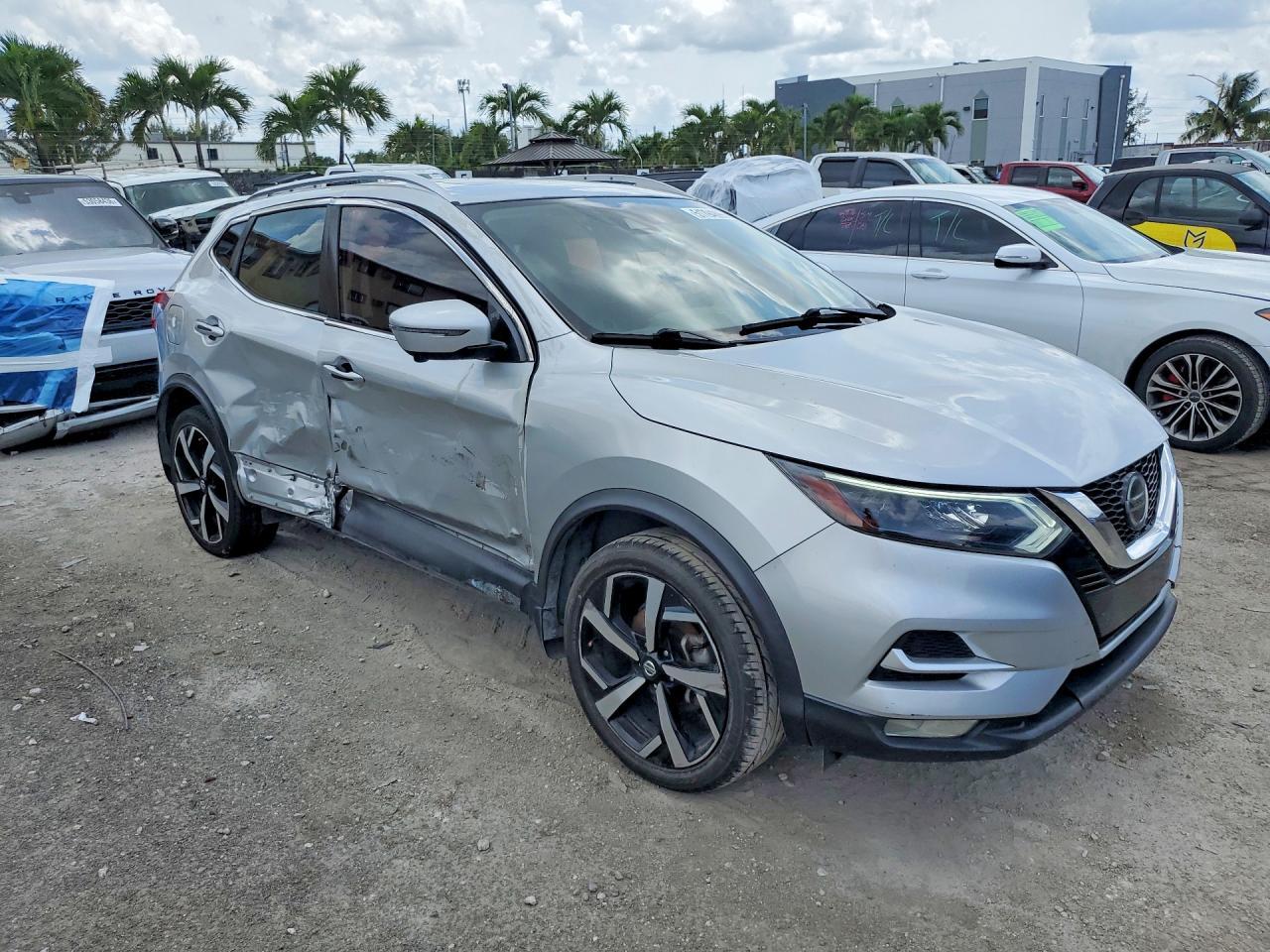 2017 Nissan Rogue Sport S - Фото 4