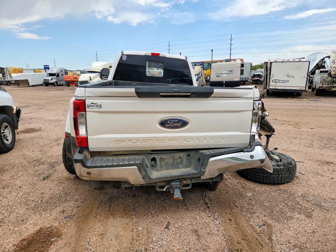 2017 Ford F350 Super Duty - Image 6