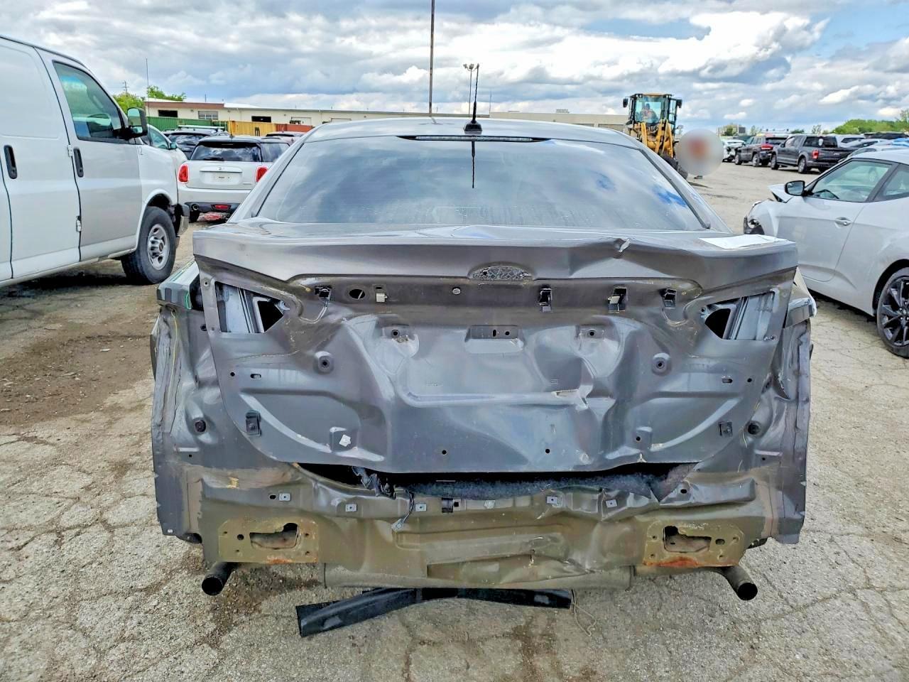 2013 Ford Fusion 4D Se - Image 6