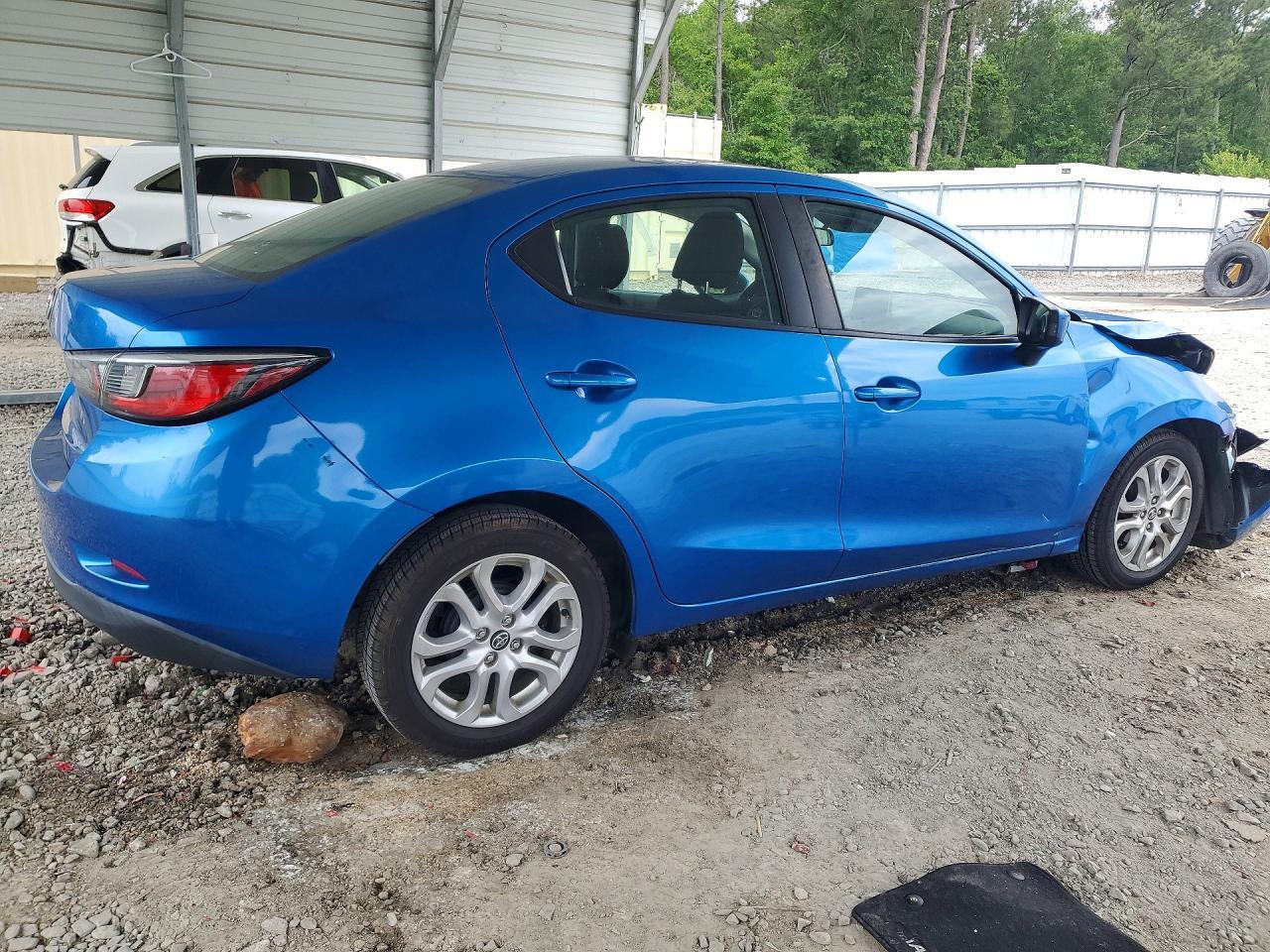 2018 Toyota Yaris Ia Base - Фото 3