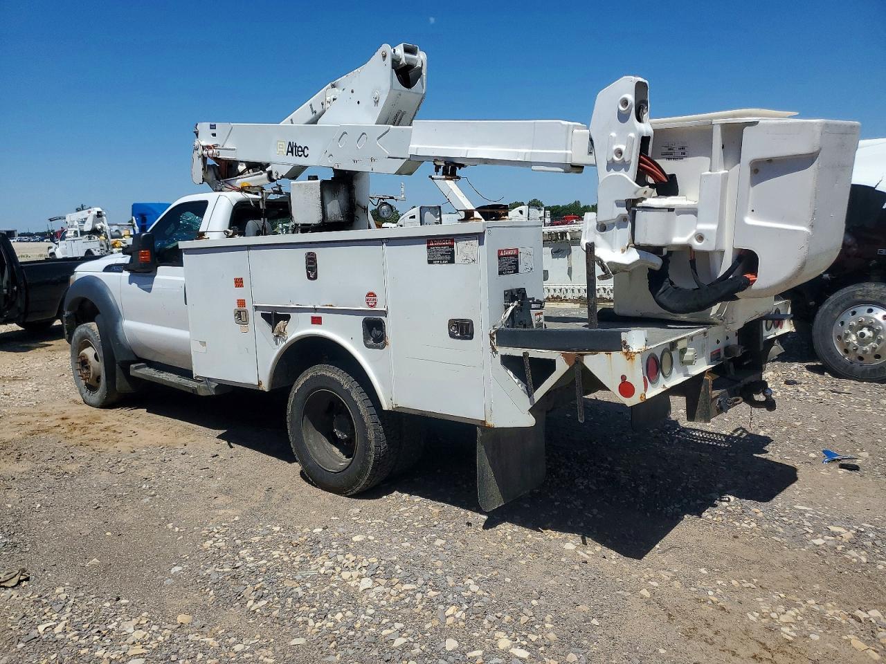 2013 Ford F550 Super - Bucket Truck - Image 3