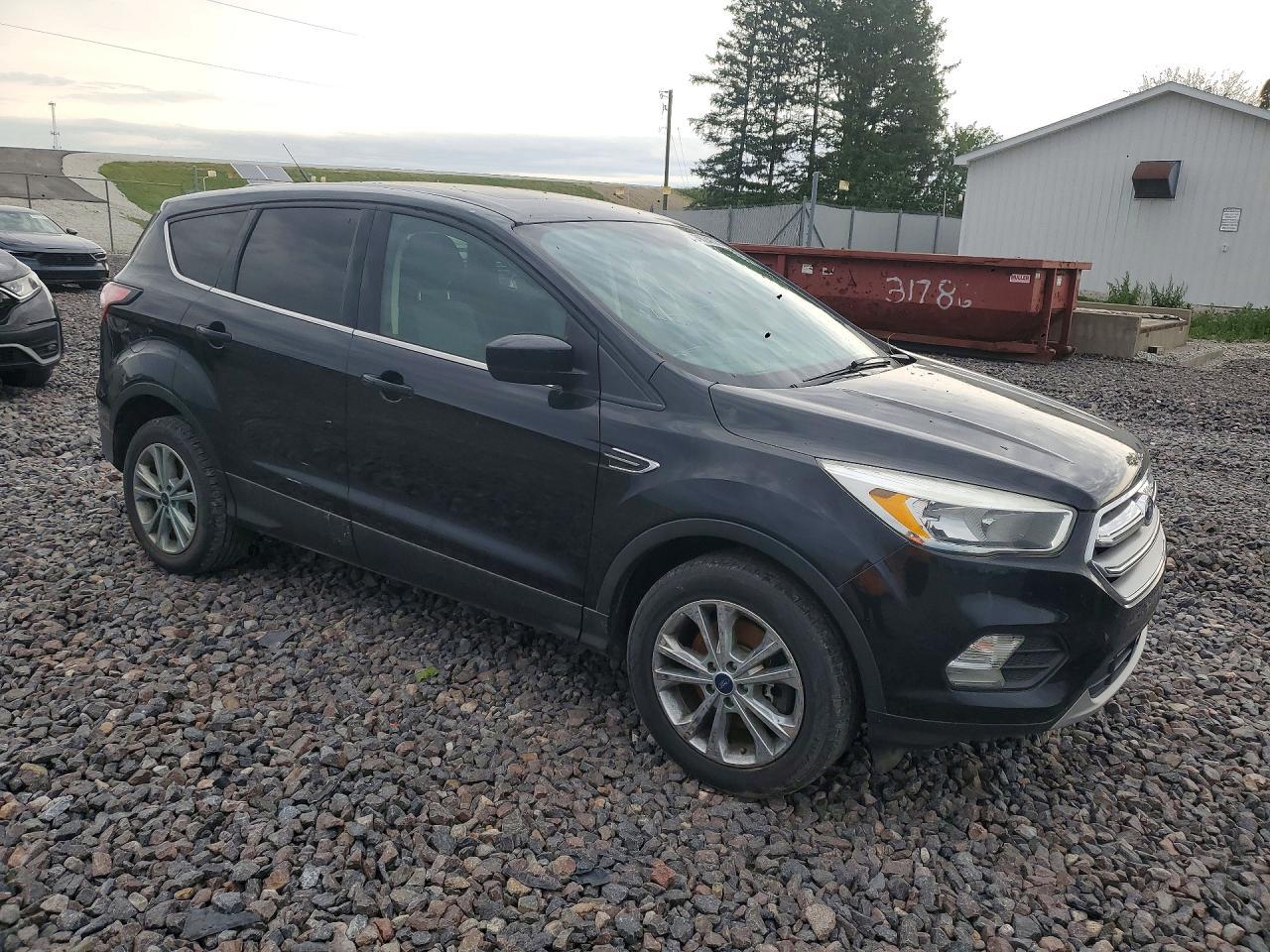 2017 Ford Escape Se - Фото 4