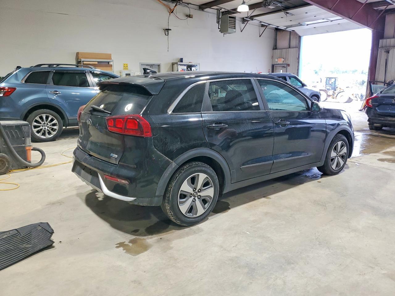 2018 Kia Niro Fe - Image 3