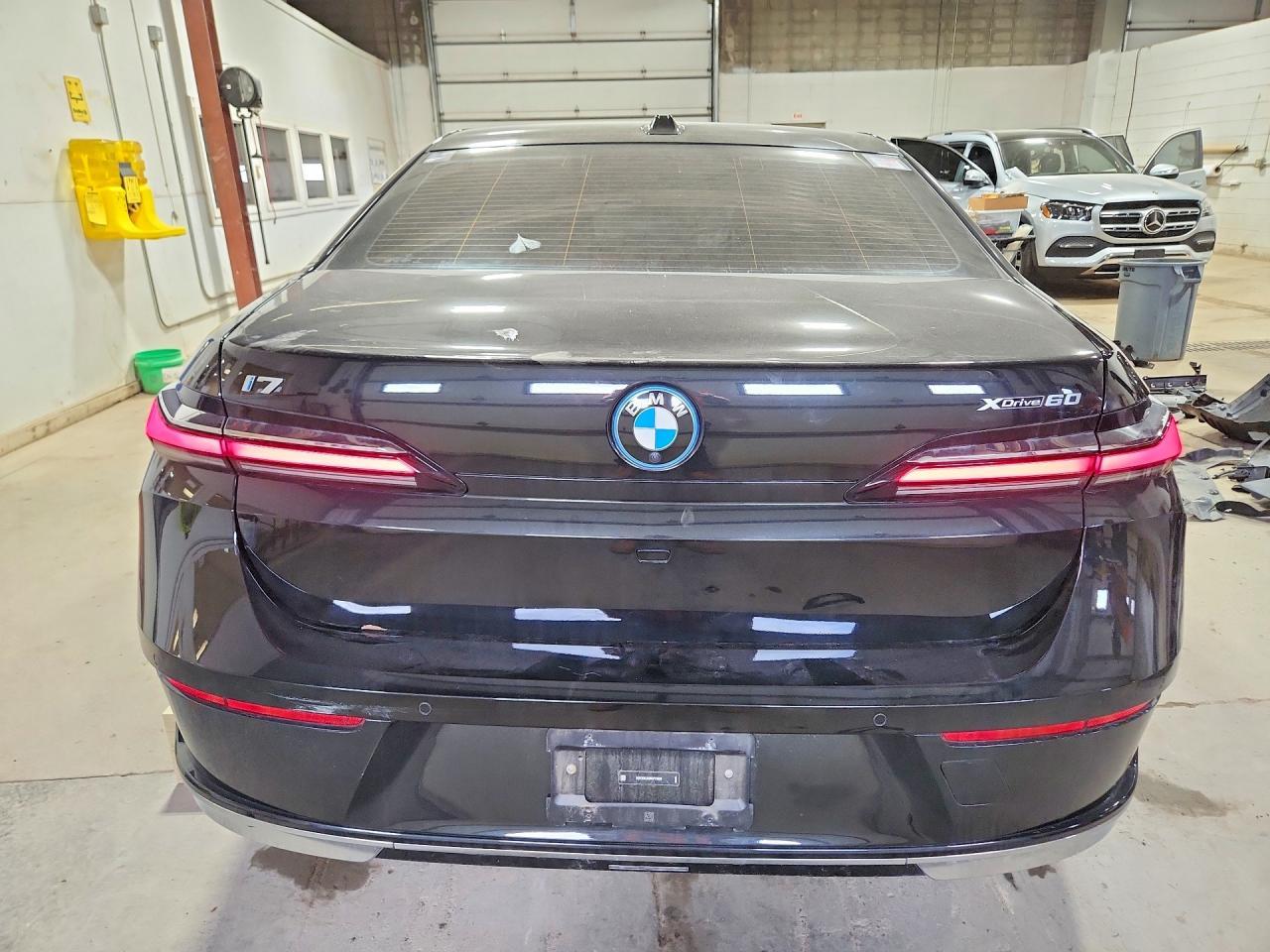 2024 BMW I7 xDrive60 - Image 6