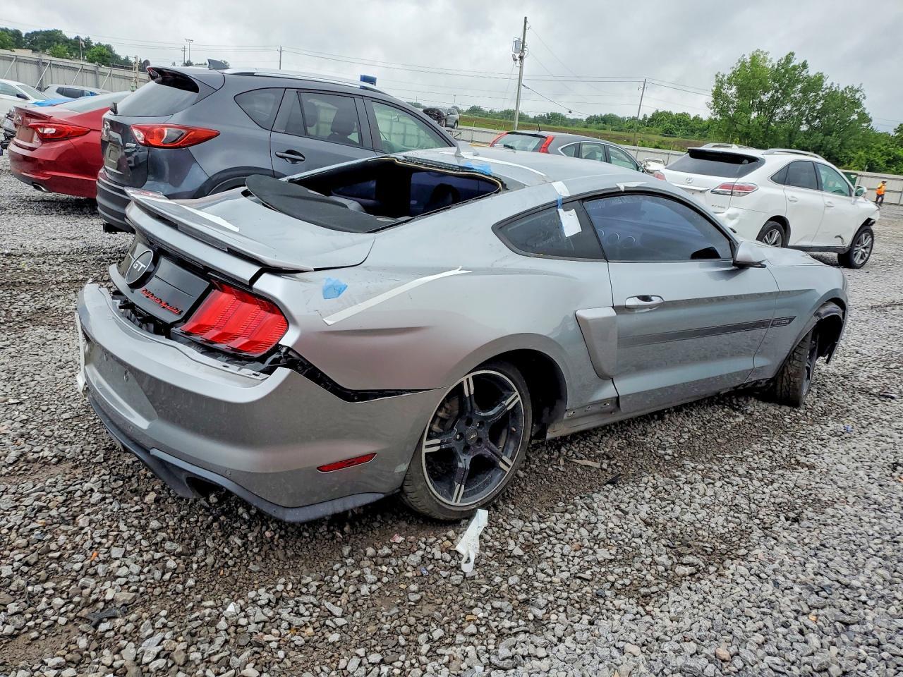 2021 Ford Mustang Gt - Фото 3