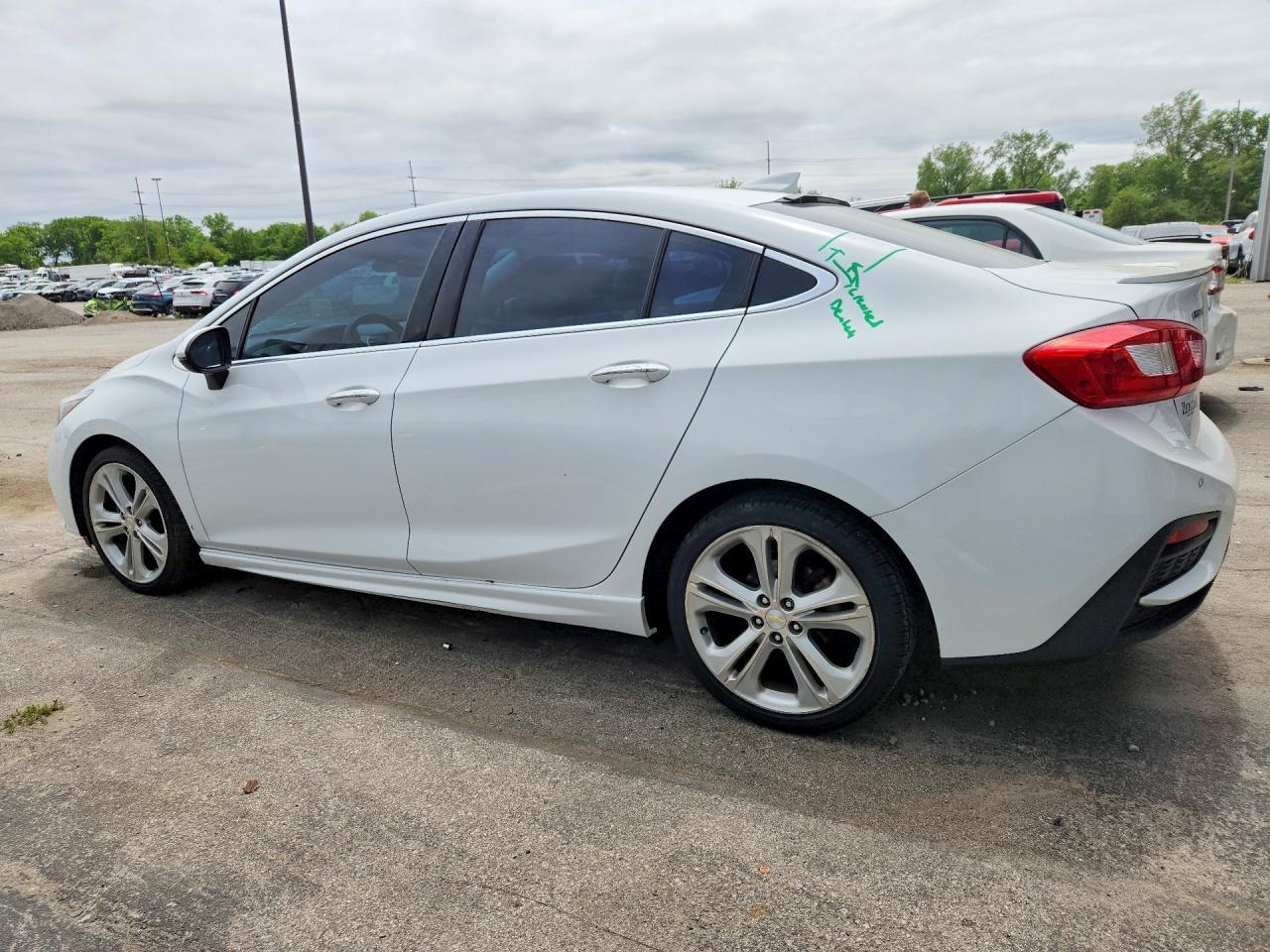 2016 Chevrolet Cruze Premier - Фото 2