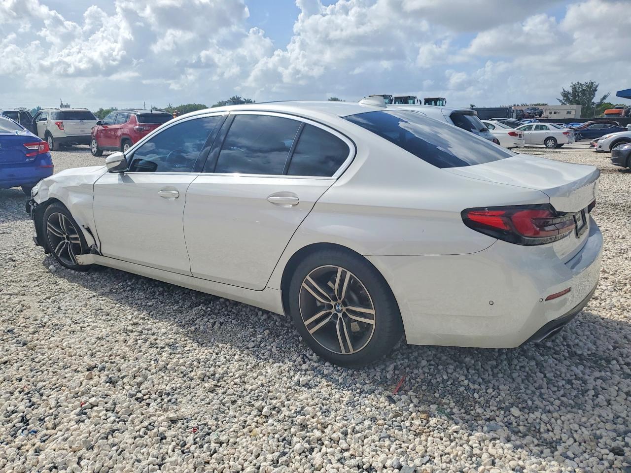 2021 BMW 530 I - Фото 2