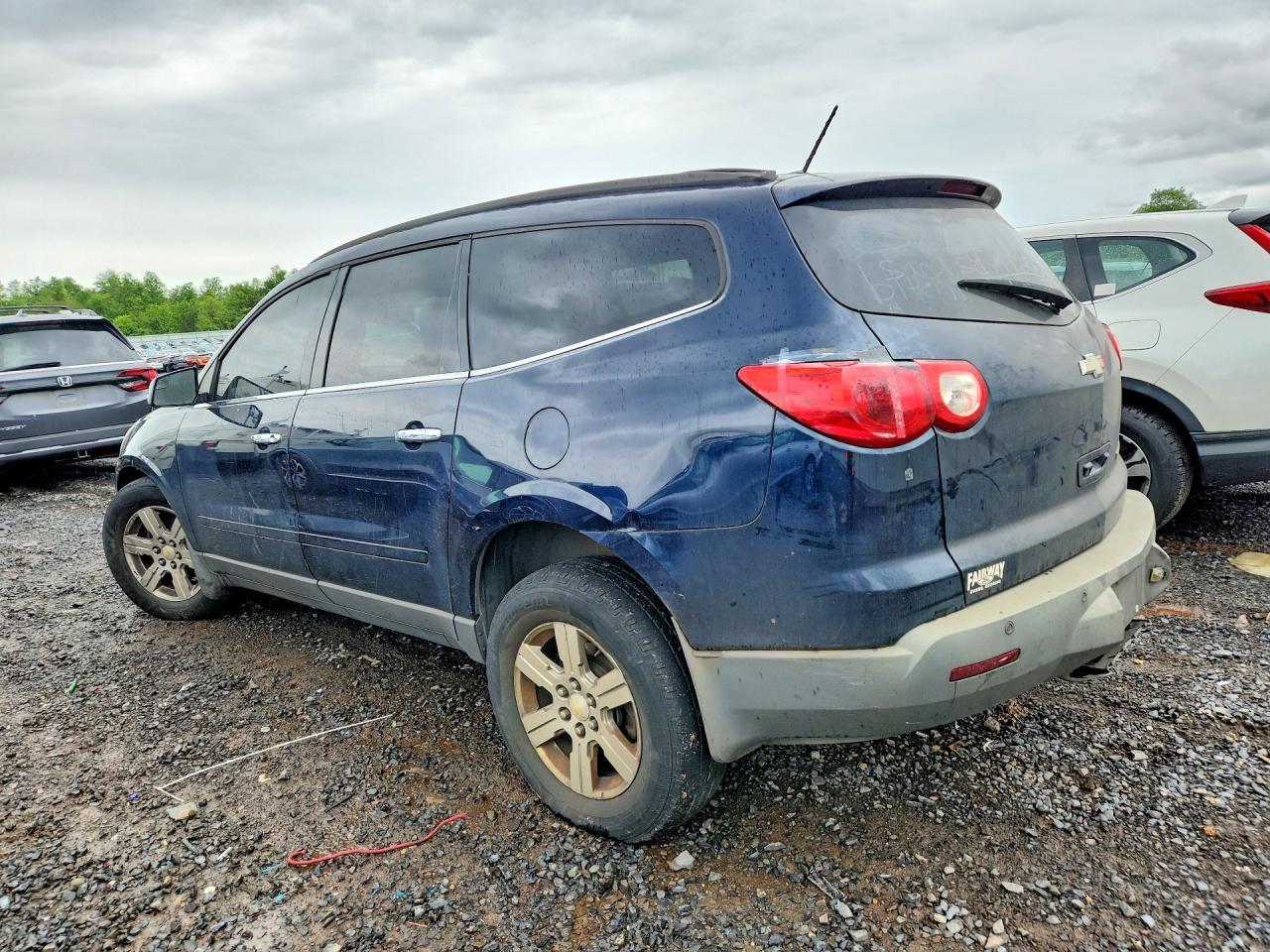 2011 Chevrolet Traverse Lt - Фото 2
