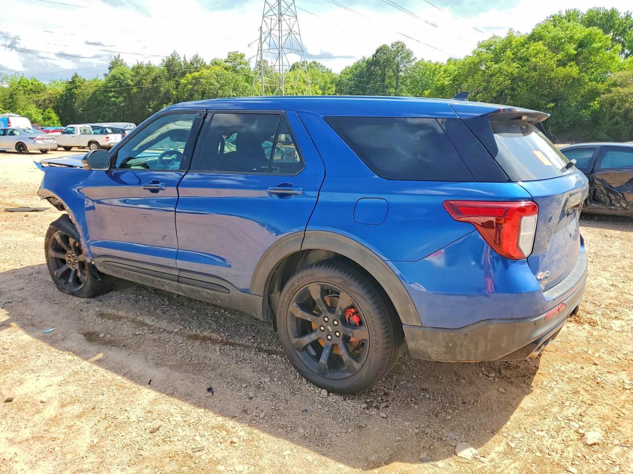 2021 Ford Explorer St - Image 2