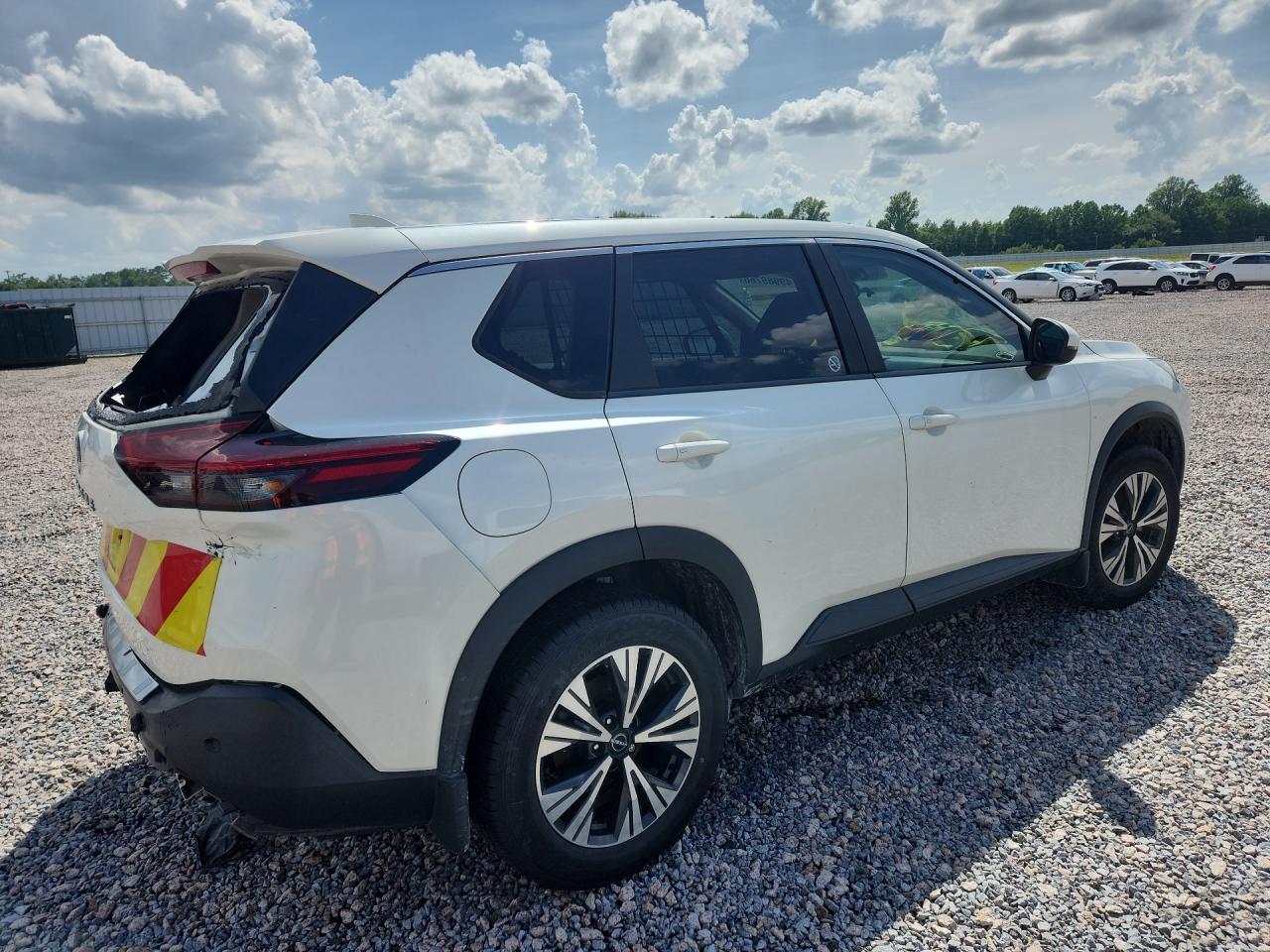 2023 Nissan Rogue Sv - Image 3