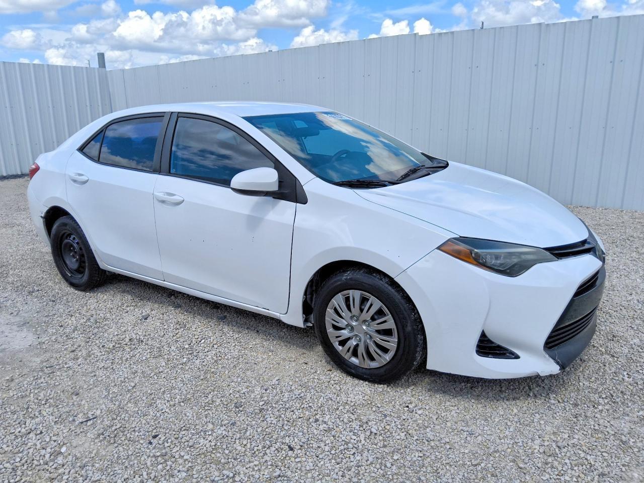 2017 Toyota Corolla L - Фото 4
