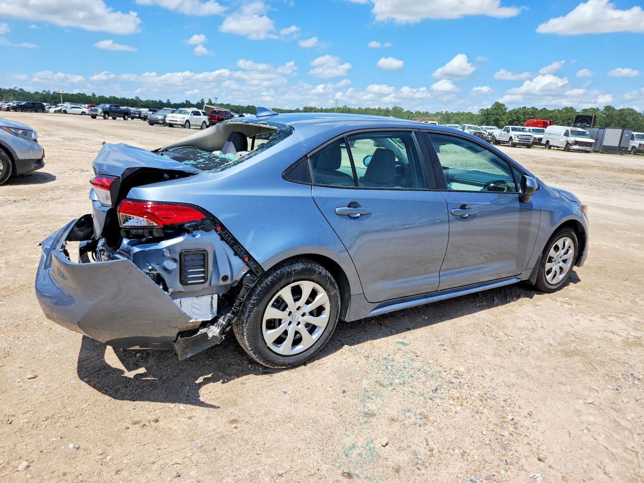 2026 Toyota Corolla Le - Фото 3
