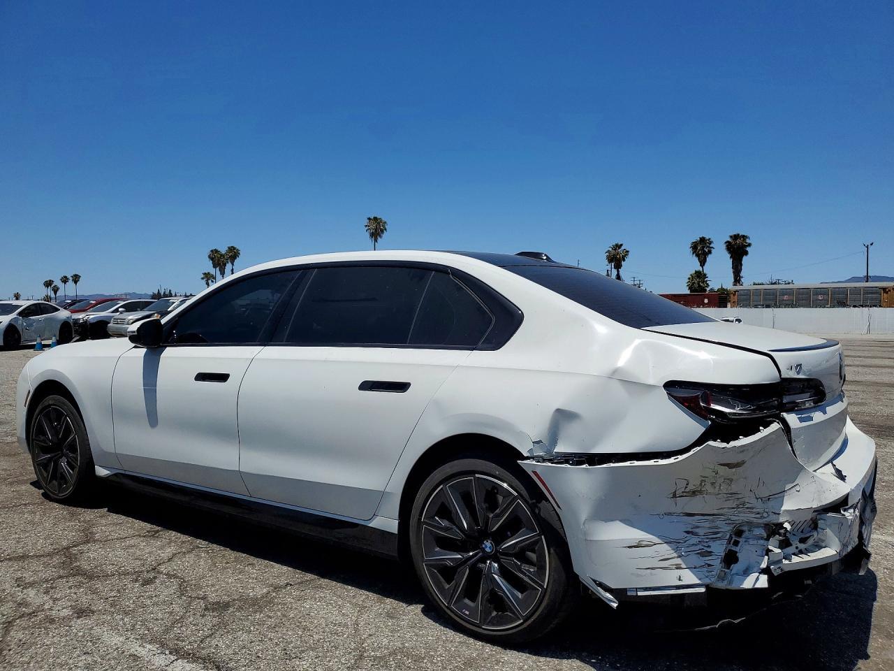 2024 BMW I7 Edrive50 - Фото 2