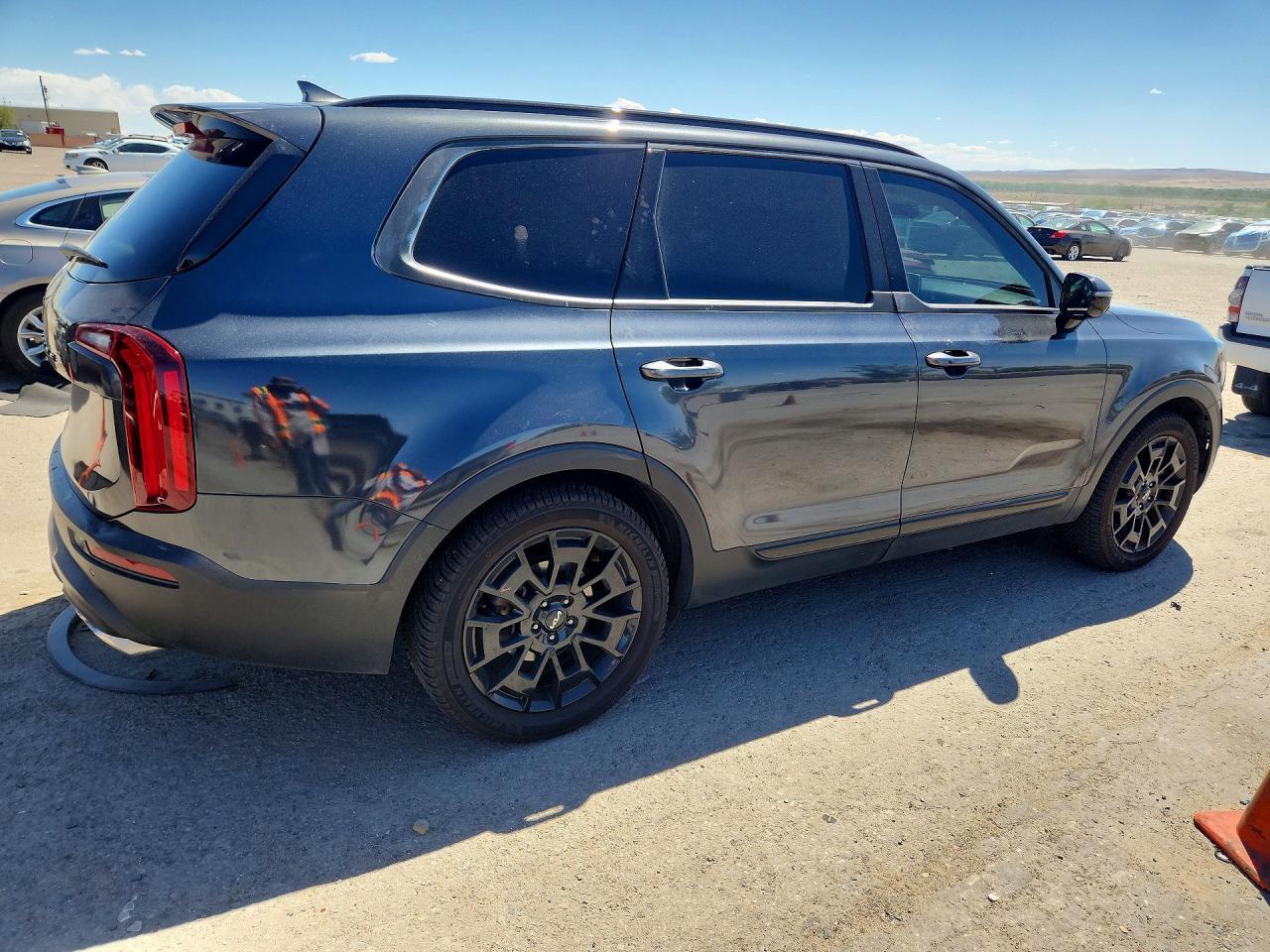 2022 Kia Telluride Sx - Фото 3
