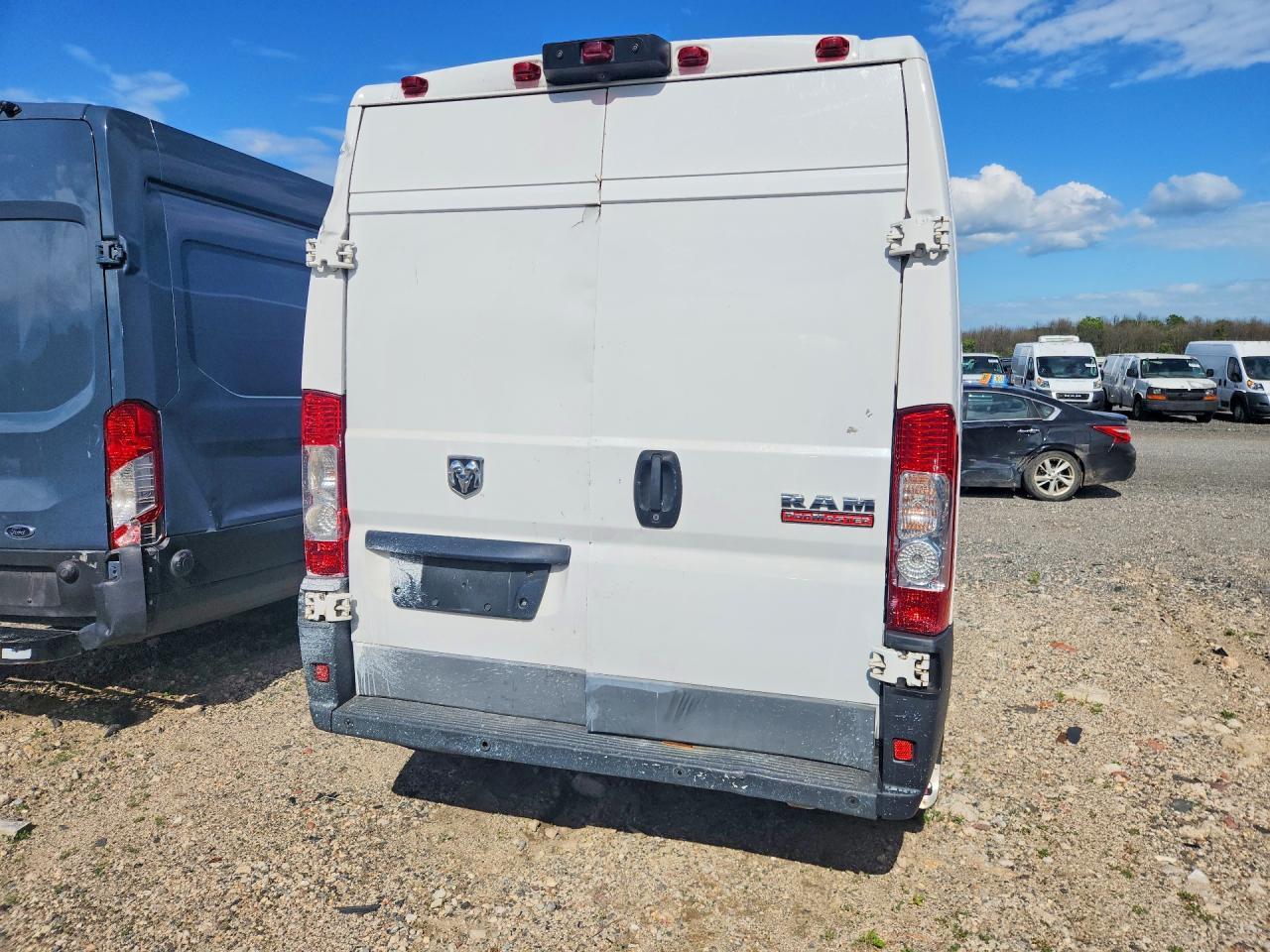 2015 Ram Promaster 3500 Utility / Service Van - Фото 6