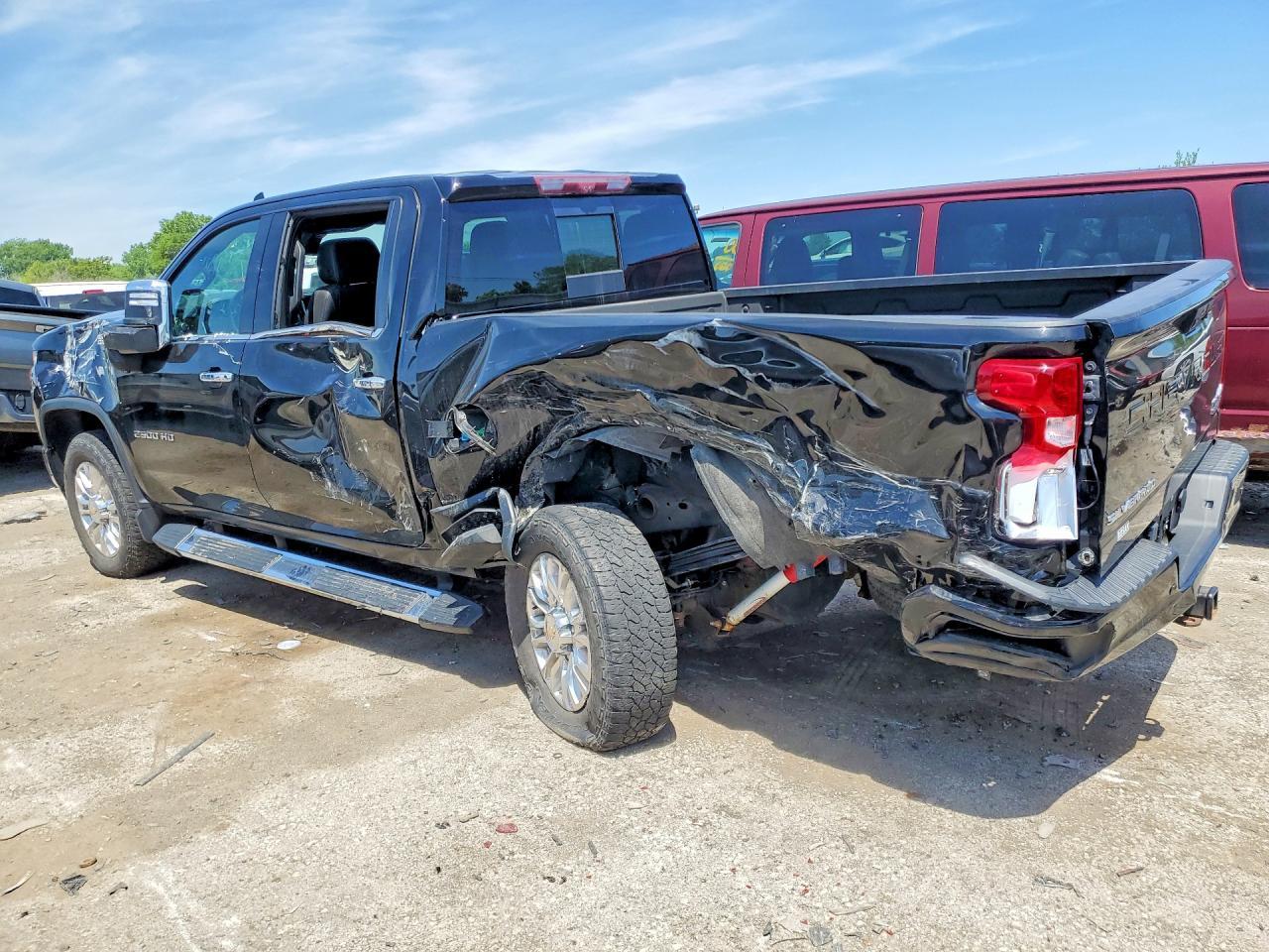 2021 Chevrolet Silverado K2500 High Country - Фото 2